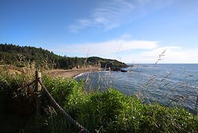 Clarion Inn Surfrider Resort