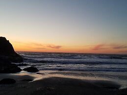 Clarion Inn Surfrider Resort