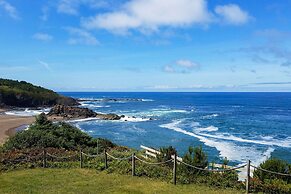 Clarion Inn Surfrider Resort