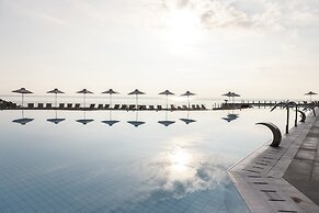 Louis Apostolata Resort and Spa