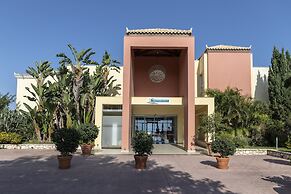 Louis Apostolata Resort and Spa