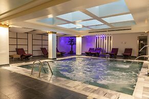 Louis Apostolata Resort and Spa