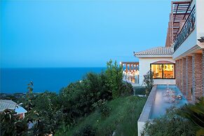 Louis Apostolata Resort and Spa