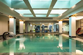 Louis Apostolata Resort and Spa