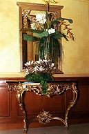 Champagne Palace Hotel