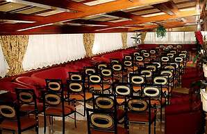 Champagne Palace Hotel