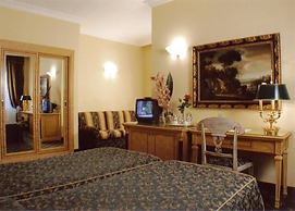 Champagne Palace Hotel