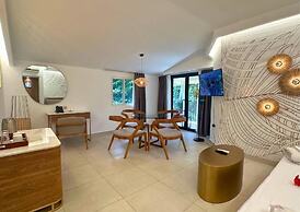 Coral Strand Smart Choice Hotel