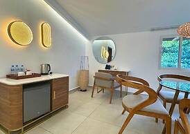 Coral Strand Smart Choice Hotel