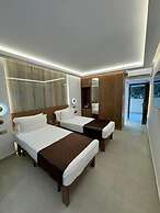 Coral Strand Smart Choice Hotel