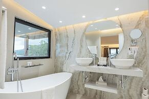 Coral Strand Smart Choice Hotel