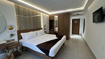 Coral Strand Smart Choice Hotel