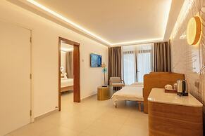 Coral Strand Smart Choice Hotel