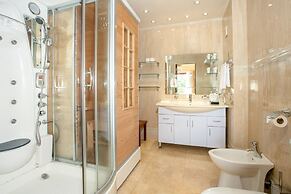 Coral Strand Smart Choice Hotel