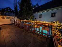 BASLERTOR Summer Pool Hotel