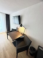 BASLERTOR Summer Pool Hotel