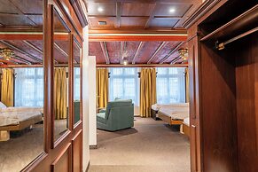 BASLERTOR Summer Pool Hotel