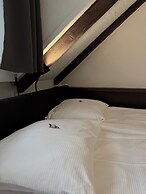 BASLERTOR Summer Pool Hotel