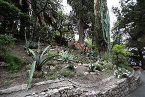 Excelsior Palace Hotel