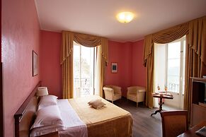 Excelsior Palace Hotel