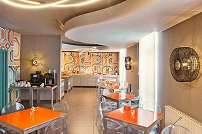 Zeus Essence Bucharest Central