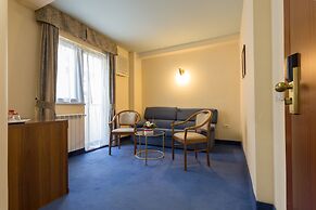 Hotel Opera by ZEUS International