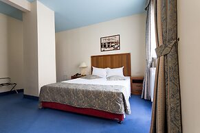 Hotel Opera by ZEUS International