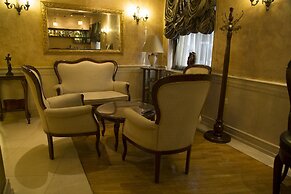 Hotel Opera by ZEUS International