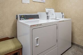 Comfort Suites Delavan - Lake Geneva Area