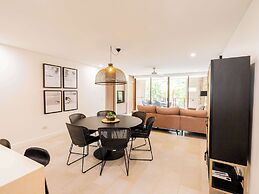 Pullman Palm Cove Sea Temple Resort and Spa