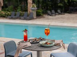 Pullman Palm Cove Sea Temple Resort and Spa