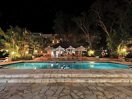 Pullman Palm Cove Sea Temple Resort and Spa