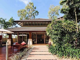 Pullman Palm Cove Sea Temple Resort and Spa