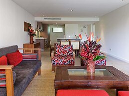 Pullman Palm Cove Sea Temple Resort and Spa
