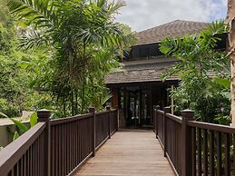 Pullman Palm Cove Sea Temple Resort and Spa