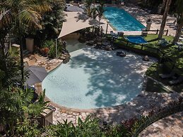 Pullman Palm Cove Sea Temple Resort and Spa