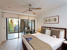 Pullman Palm Cove Sea Temple Resort and Spa