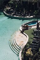 Pullman Palm Cove Sea Temple Resort and Spa