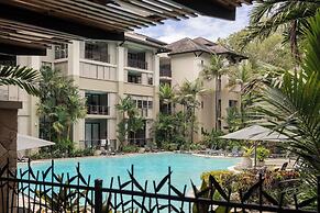 Pullman Palm Cove Sea Temple Resort and Spa