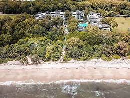 Pullman Palm Cove Sea Temple Resort and Spa