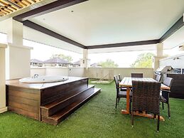 Pullman Palm Cove Sea Temple Resort and Spa