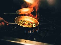 Pullman Palm Cove Sea Temple Resort and Spa