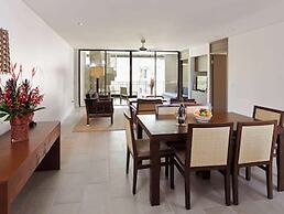 Pullman Palm Cove Sea Temple Resort and Spa