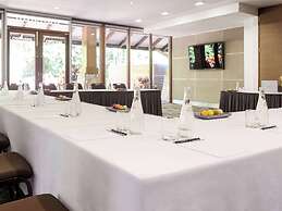 Pullman Palm Cove Sea Temple Resort and Spa