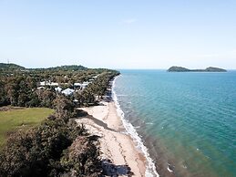 Pullman Palm Cove Sea Temple Resort and Spa