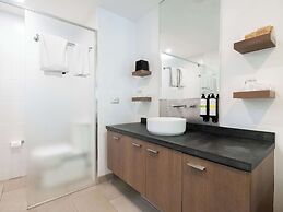 Pullman Palm Cove Sea Temple Resort and Spa