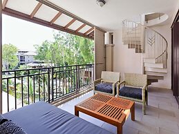 Pullman Palm Cove Sea Temple Resort and Spa