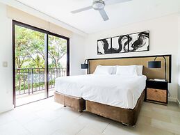 Pullman Palm Cove Sea Temple Resort and Spa