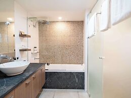 Pullman Palm Cove Sea Temple Resort and Spa