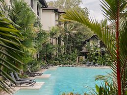 Pullman Palm Cove Sea Temple Resort and Spa